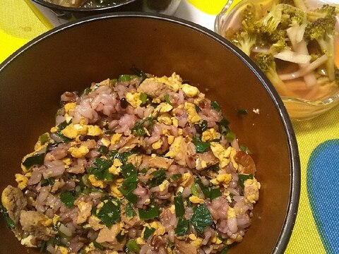ニラ玉と煮豚の混ぜご飯